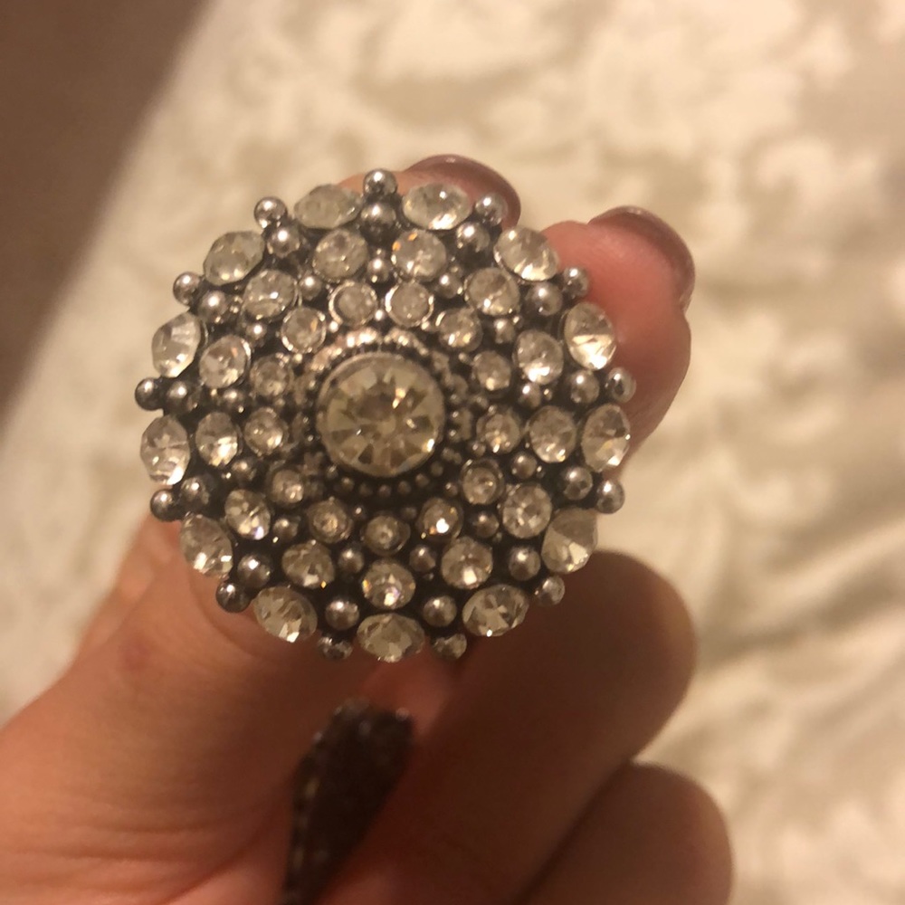 Rhinestone stud earrings - Picture 3 of 4
